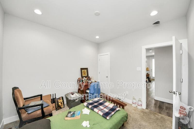 Houston House: 6715 Allegheny Street