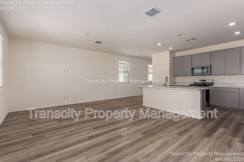 Maricopa House: 36420 W San Alvarez Ave