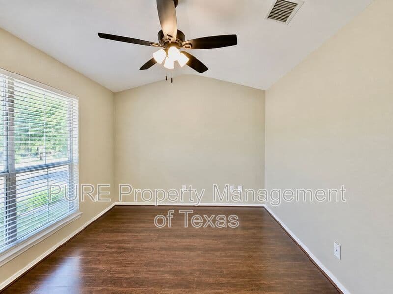 Round Rock House: 932 Monadale Trl