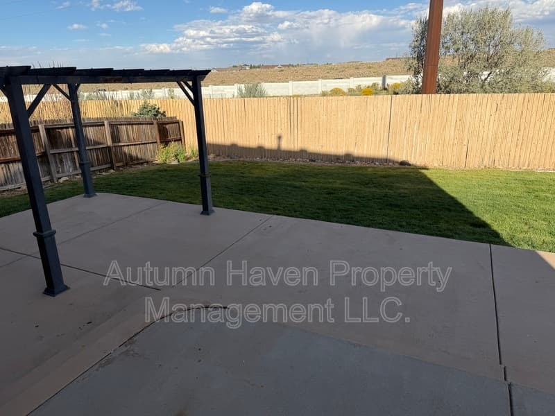 Aurora House: 5686 S Zante Way