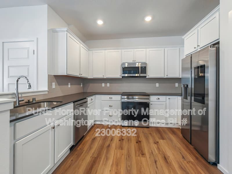 Liberty Lake House: 24814 E Coopers Hawk Ln