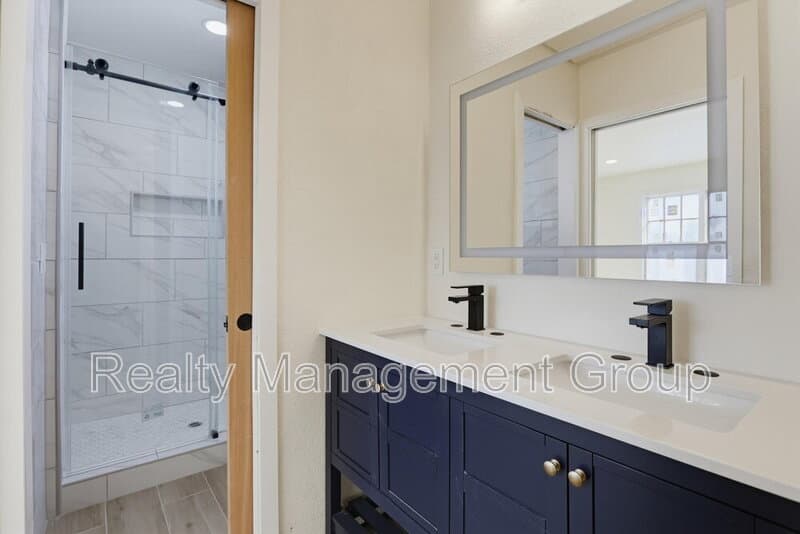 San Diego House: 4471 Cleveland Ave