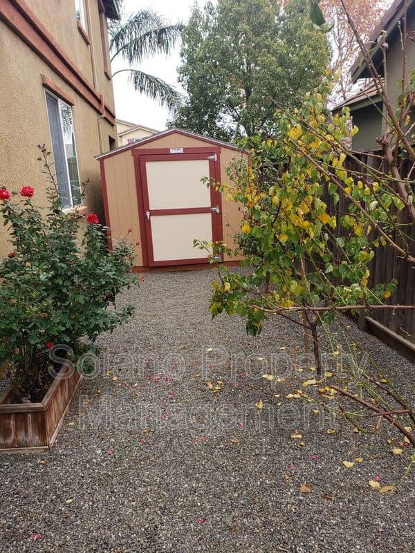 Vacaville House: 2167 Newcastle Dr.
