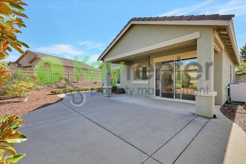 Lincoln House: 2532 Woodacre Lane