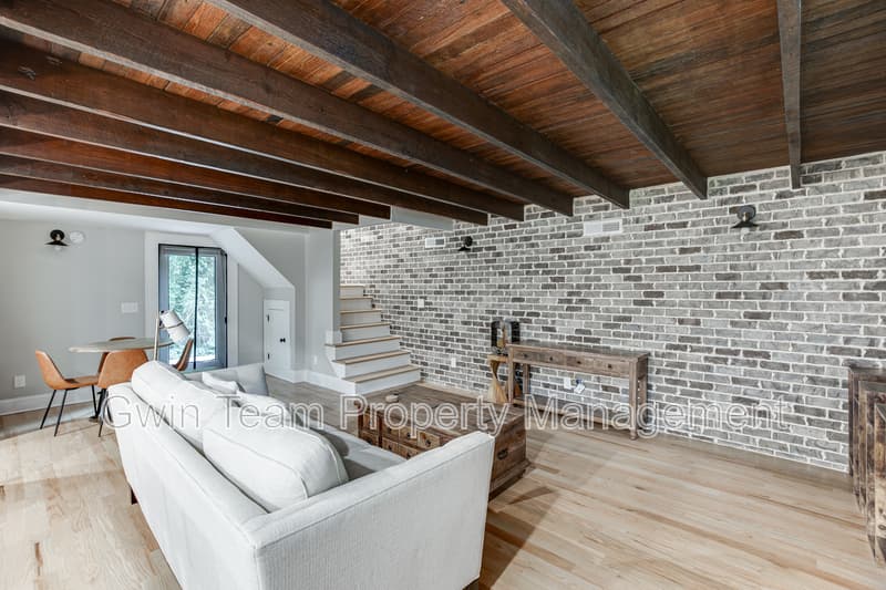 Lawrenceville House: 75 Cherry St