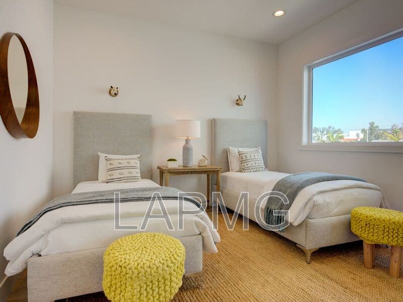 Los Angeles House: 6016 Comey Ave