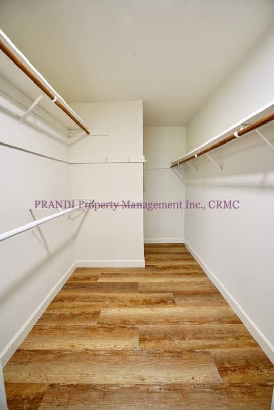 Tiburon Condo: 20 Circle Dr