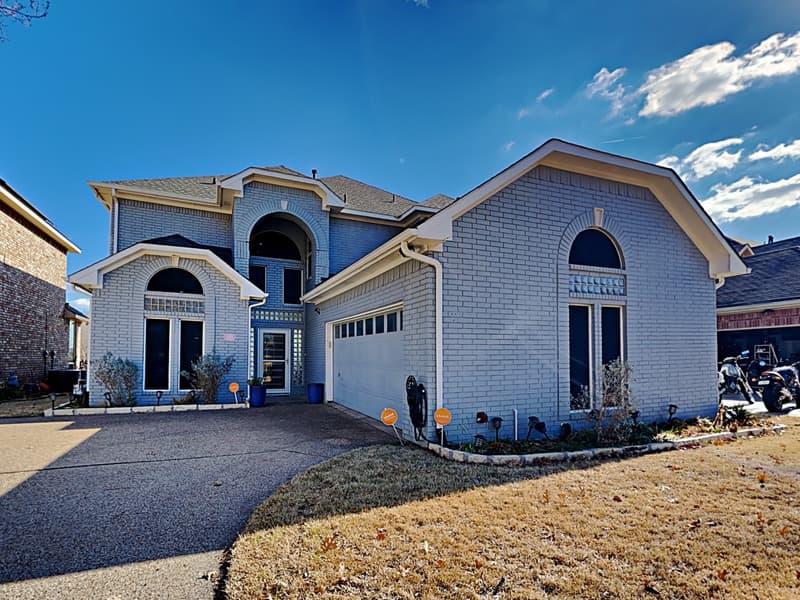 Rowlett House: 4322 Duck Pond Ln