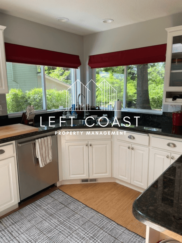 Lincoln City House: 1545 Northeast Regatta Way