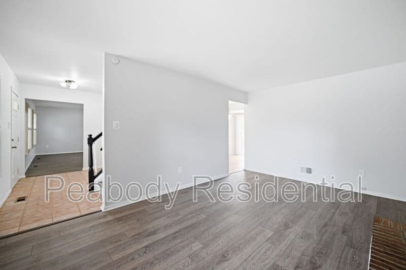 Great Falls House: 10609 Oxford Ct