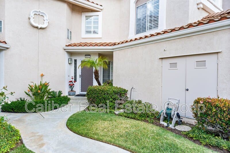 Anaheim Townhome: 1037 S Daybreak Ct