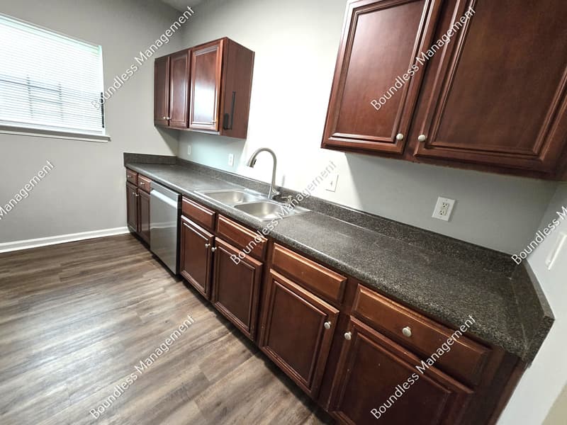 Atlanta House: 2330 Hackamore Dr