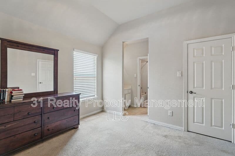 Allen Condo: 956 Cougar Dr