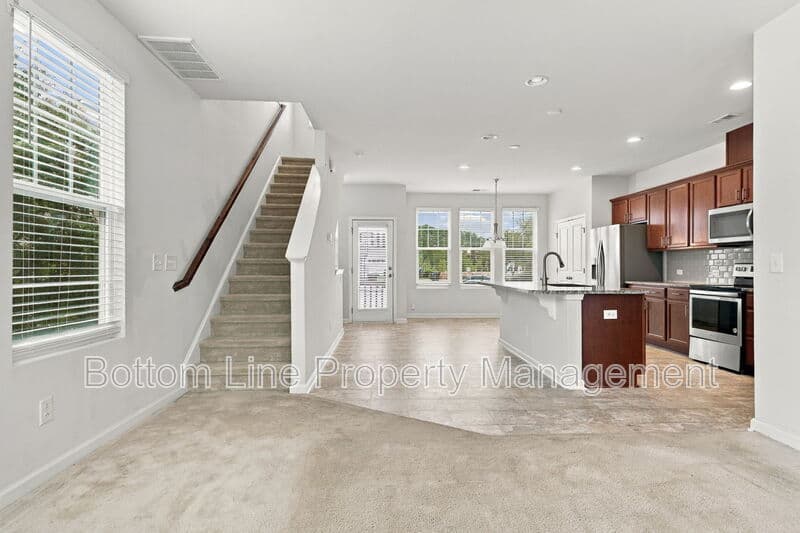 Apex Townhome: 1421 Salem Creek Dr