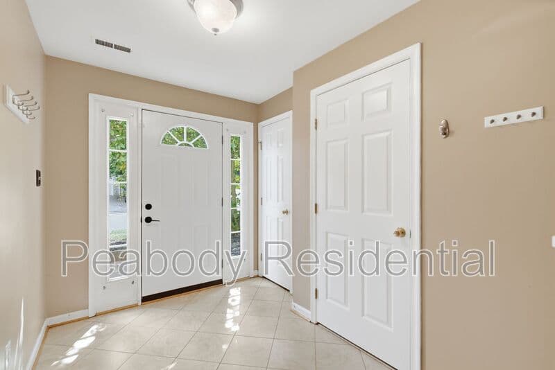 Sterling House: 46670 Cavendish Sq