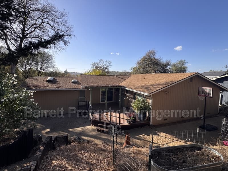 Penn Valley House: 14135 Lodgepole Drive