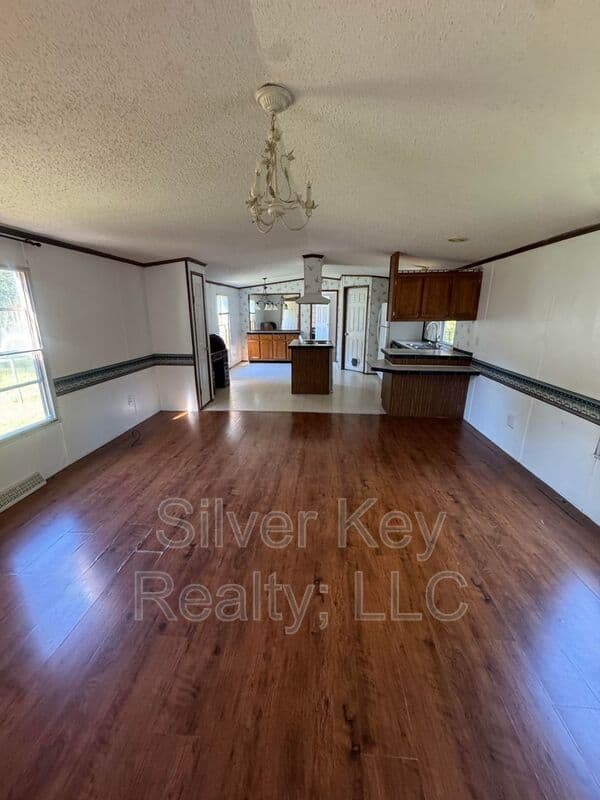 Riceville House: 673 County Road 135