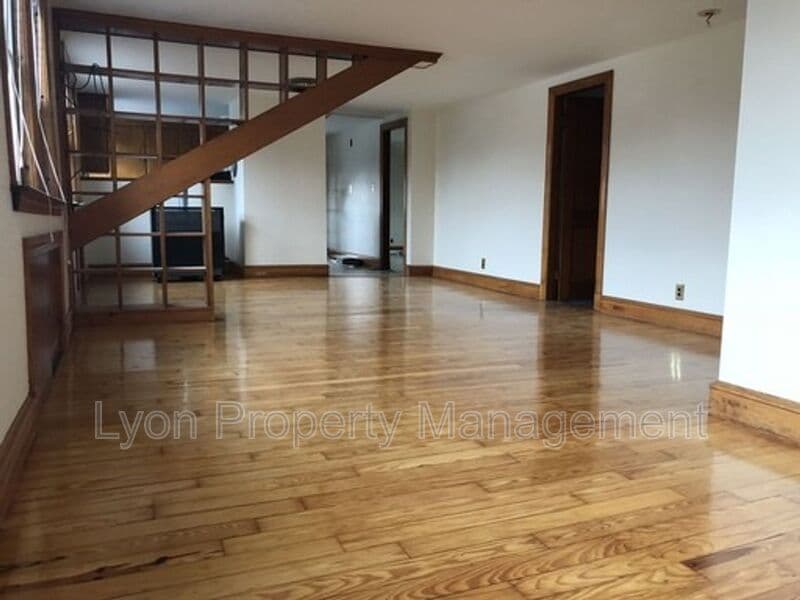 Cumberland Condo: 3880 Mendon Rd