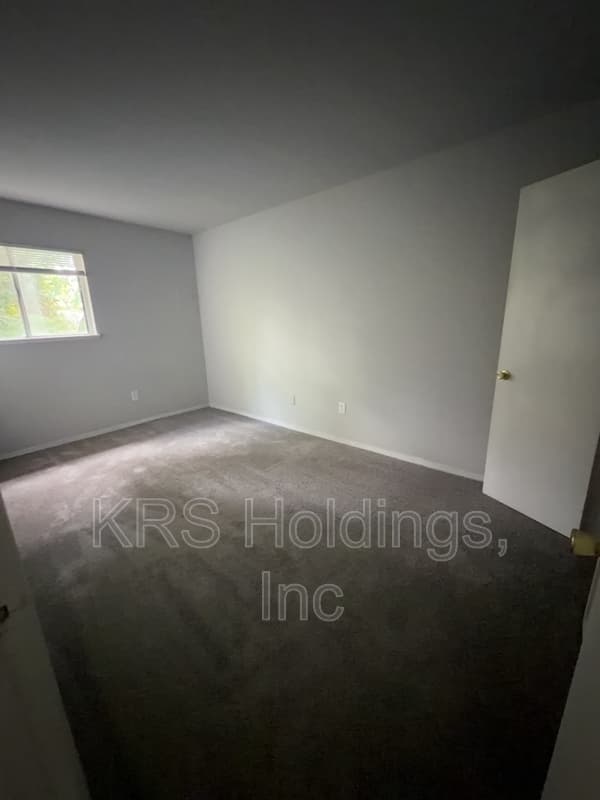 Richmond Condo: 1247 Nelson St