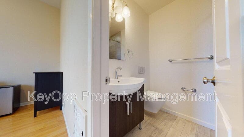 San Francisco Condo: 2332 Taraval Street