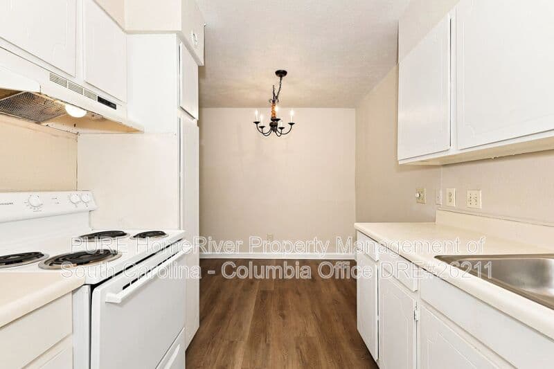 Columbia Condo: 1002 Old Manor Rd