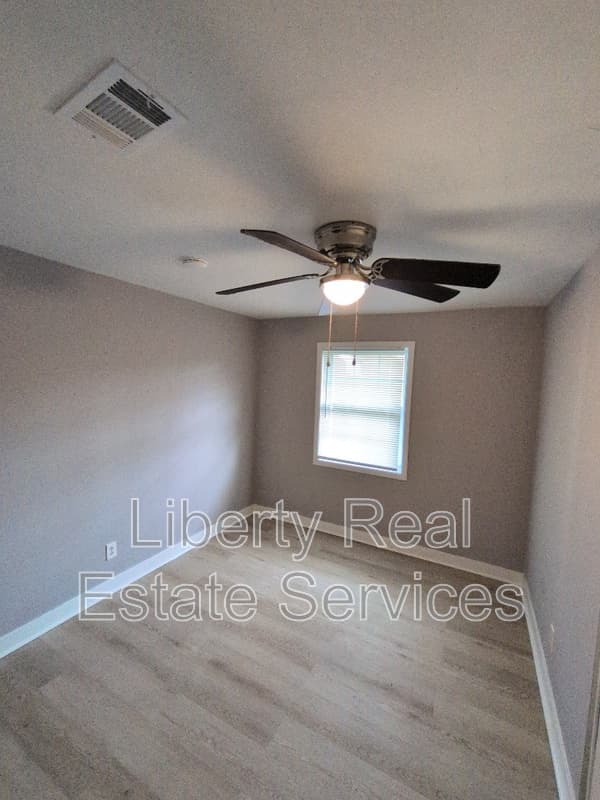 Augusta House: 3349 Oakridge Dr