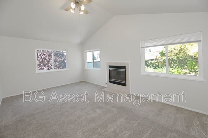 Rodeo House: 810 3rd St