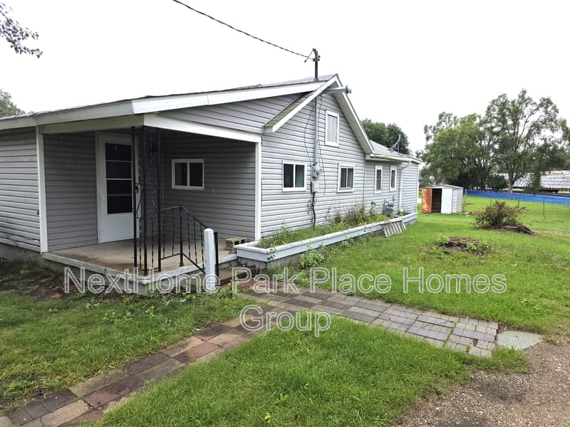 Clare House: 659 Prairie Street