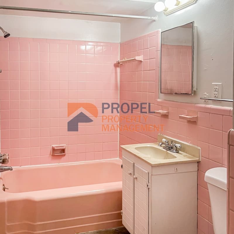 Wayne Condo: 35505 Michigan - Apt 2