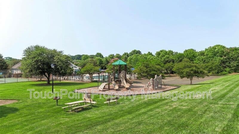 Indian Trail House: 9008 Magna Lane