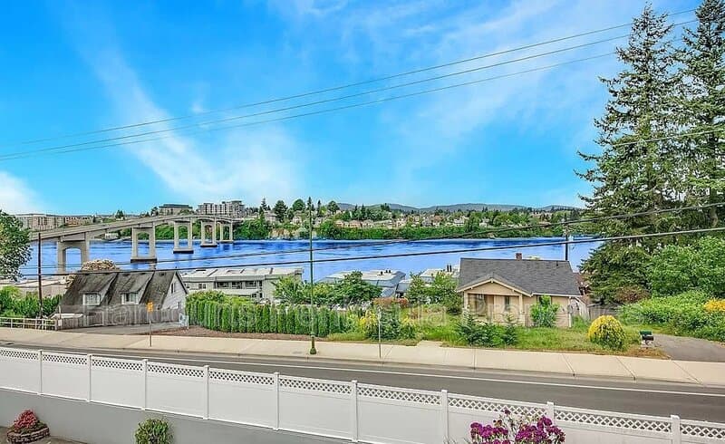 Bremerton Apartment: 1142 Wheaton Way