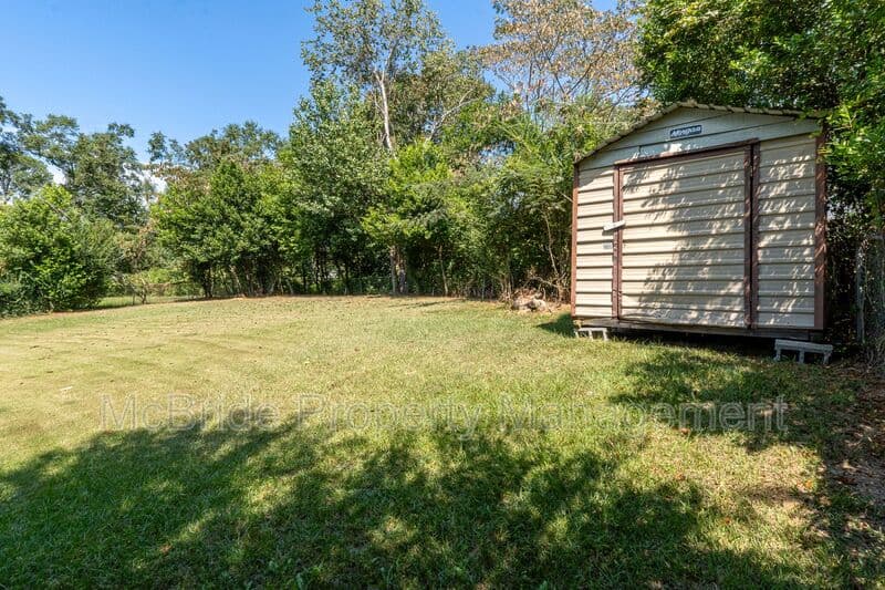 Augusta House: 3615 Goldfinch Drive