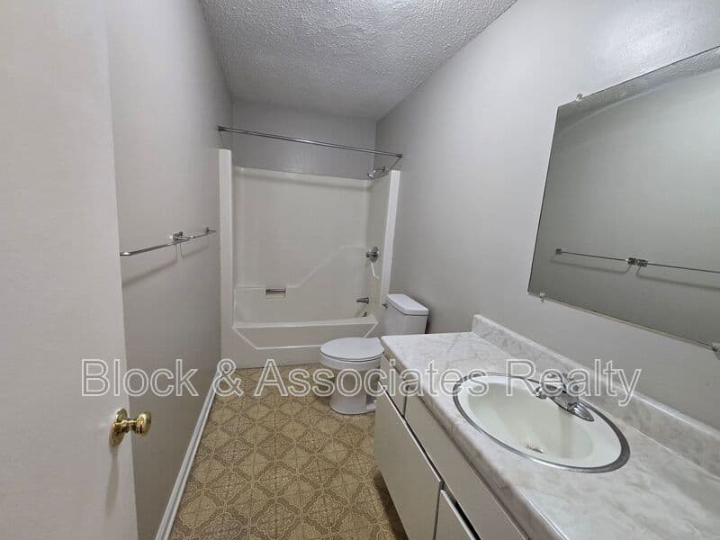 Thomasville Condo: 115 College Street