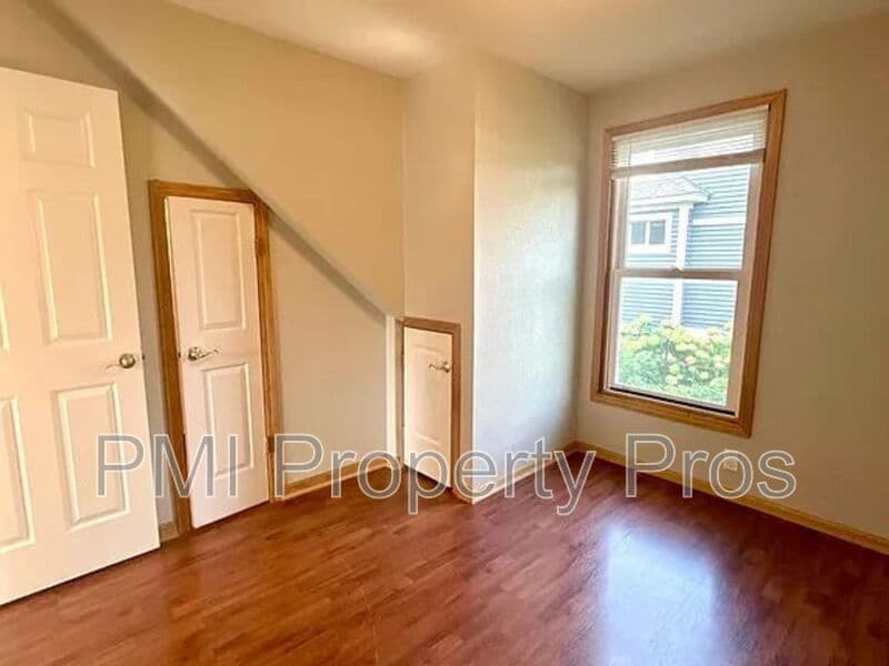 Waukesha Condo: 424 W College Ave