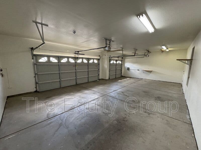 Visalia House: 5928 West Whitley Ave