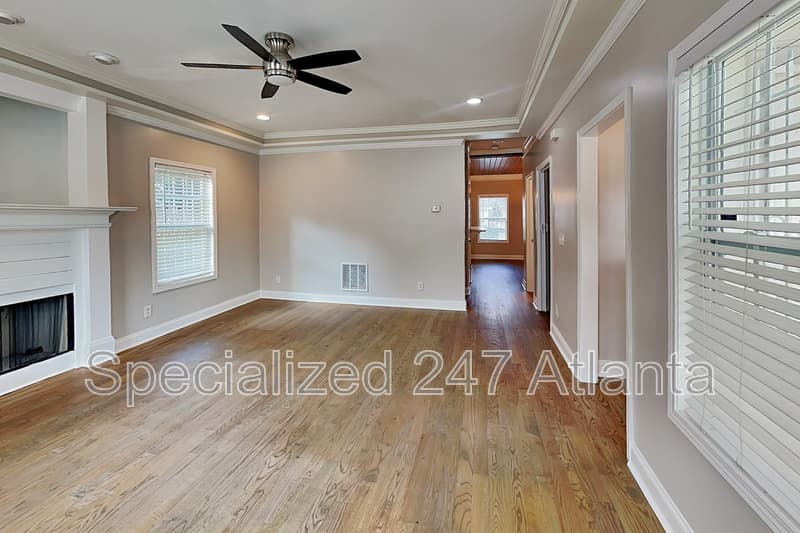 Atlanta House: 54 Hatcher Ave SW