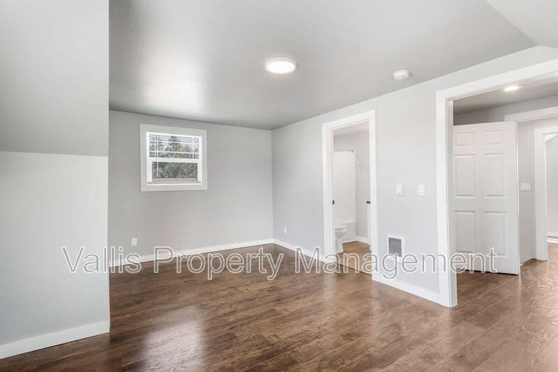 Independence House: 415 South 11th Street