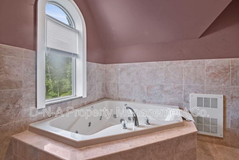 Mount Pocono House: 133 Montanesca Road
