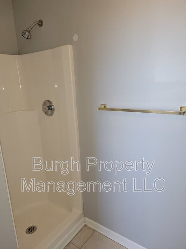 Pittsburgh Townhome: 801 Wingate Dr