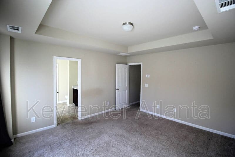 Dallas House: 12 Crown Dr