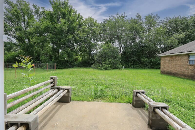 Rogers Condo: 2407 S 16th St