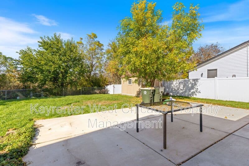 Hanover Park House: 5456 Maclain LN