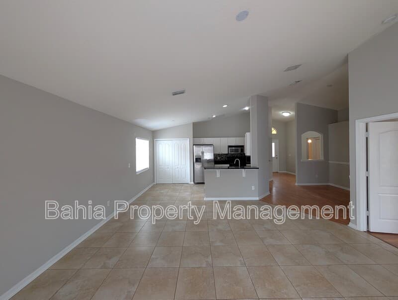 Valrico House: 913 Stallion Way