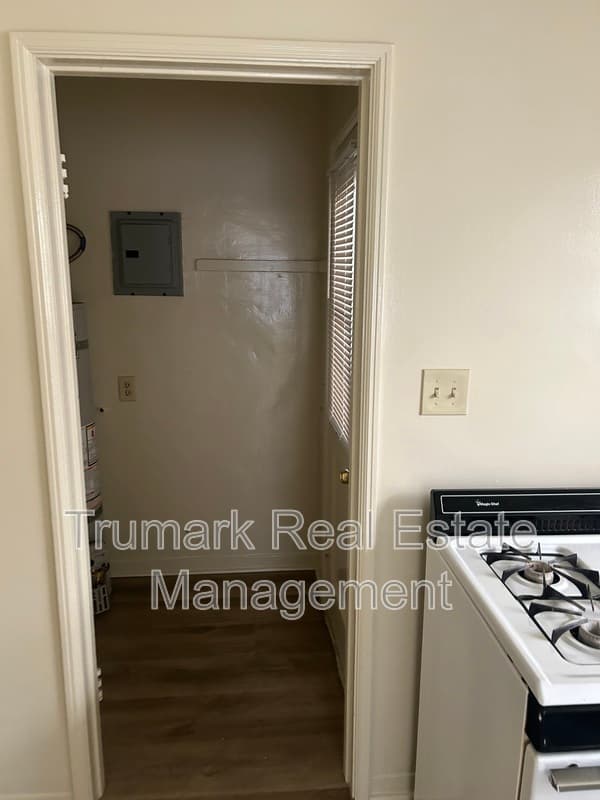Glendale Condo: 1447 E Broadway