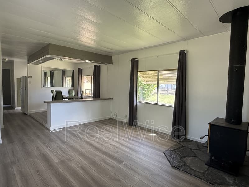Sutherlin House: 2515 Nonpareil Rd