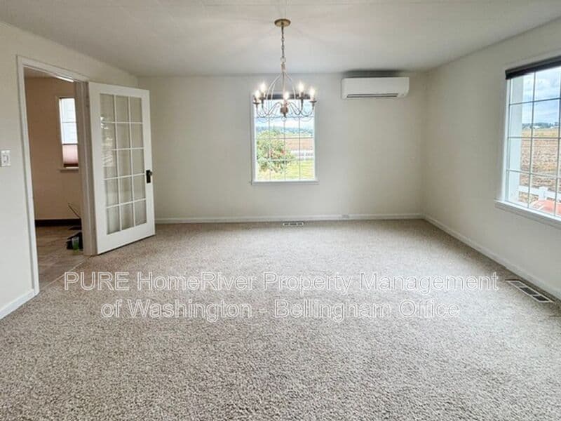 Mount Vernon House: 19576 John Nelson Road