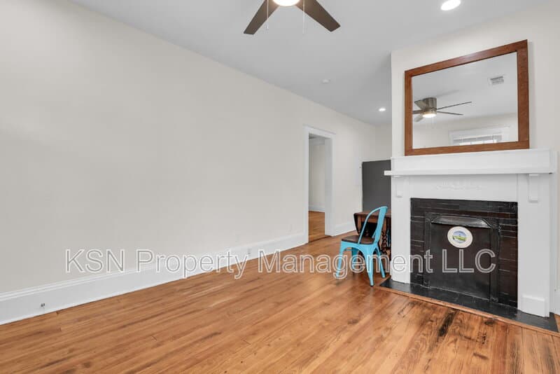 Savannah House: 669 East 32nd Street