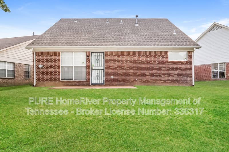 Memphis House: 4816 Pine Forrest Dr