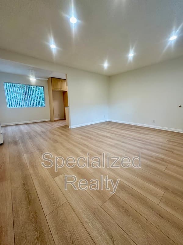 Glendale Condo: 504 Hill Drive