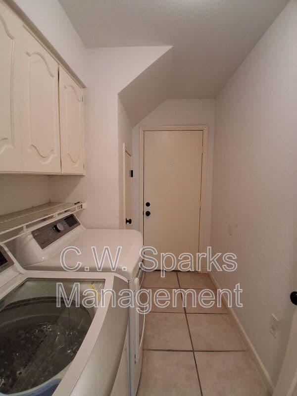 Grapevine House: 1503 Laguna Vista Way